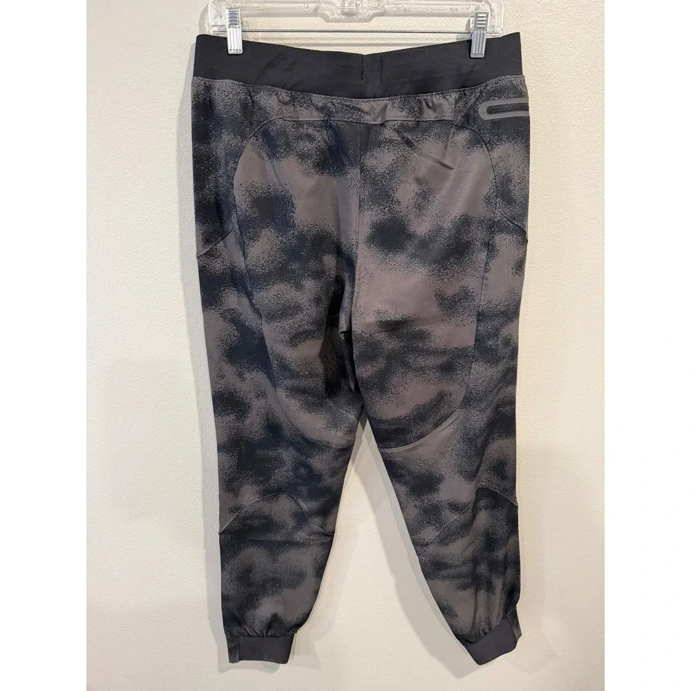 Under Armour Women's Fitted Camo Jogger Pants Size‎ L